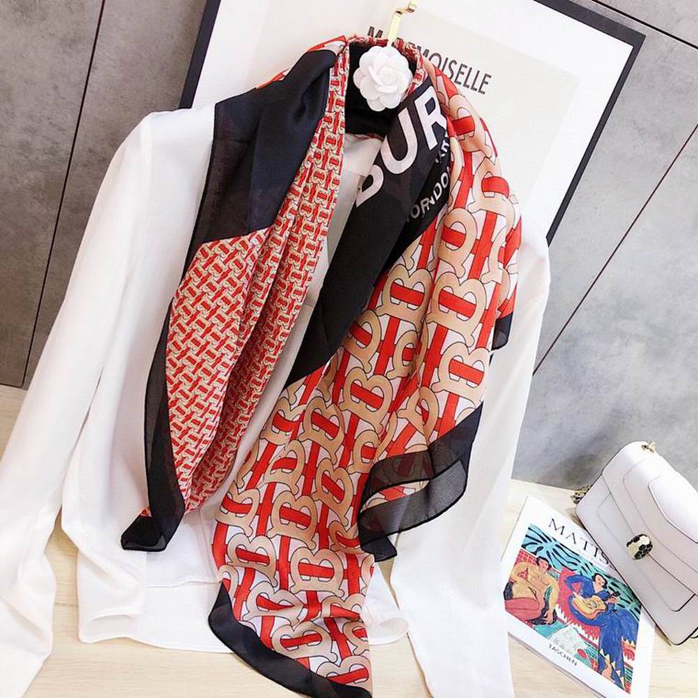Bv*b*rry Scarf